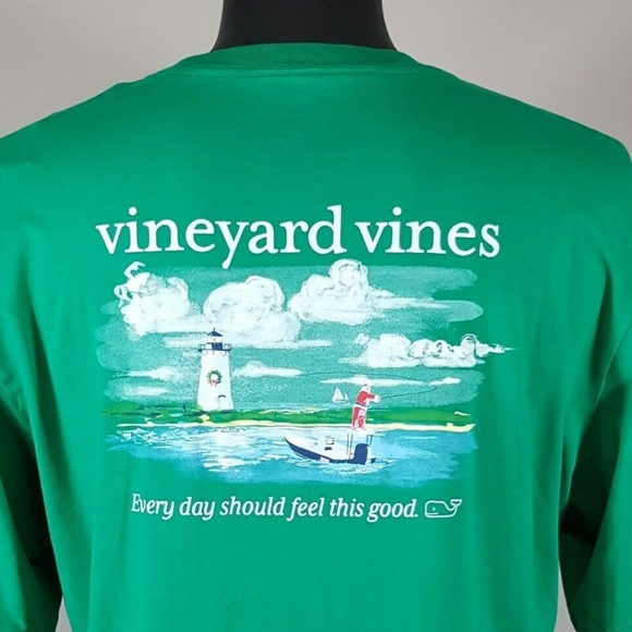 Vineyard Vines Other - NWT Vineyard Vines Santa Fishing T Shirt XL
